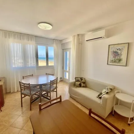 Appartement Modern Beachfront With Parking Bibione