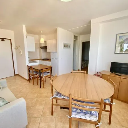 Appartement Modern Beachfront With Parking *