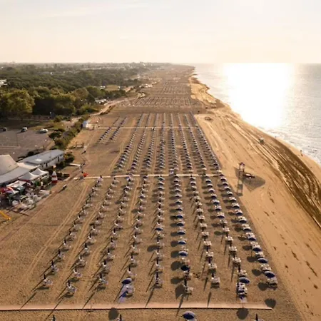 Appartement Modern Beachfront With Parking *