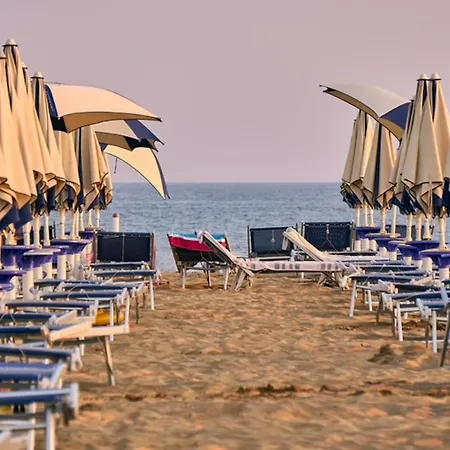 Appartement Modern Beachfront With Parking