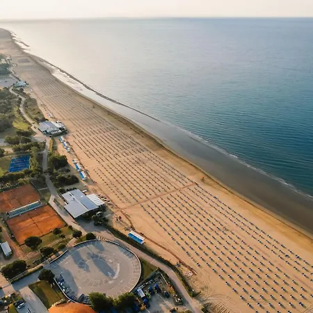 Modern Beachfront With Parking Appartement