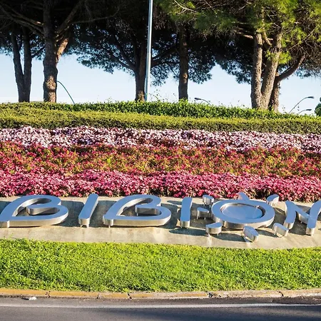 Modern Beachfront With Parking Appartement Bibione